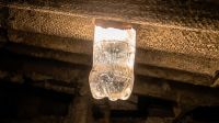 Lâmpada de garrafa PET: veja como técnica serve para iluminar ambientes