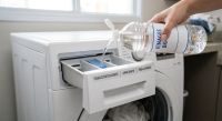 Vinagre na máquina de lavar: para que serve colocar o produto e por que a prática é recomendada como hábito saudável de higiene