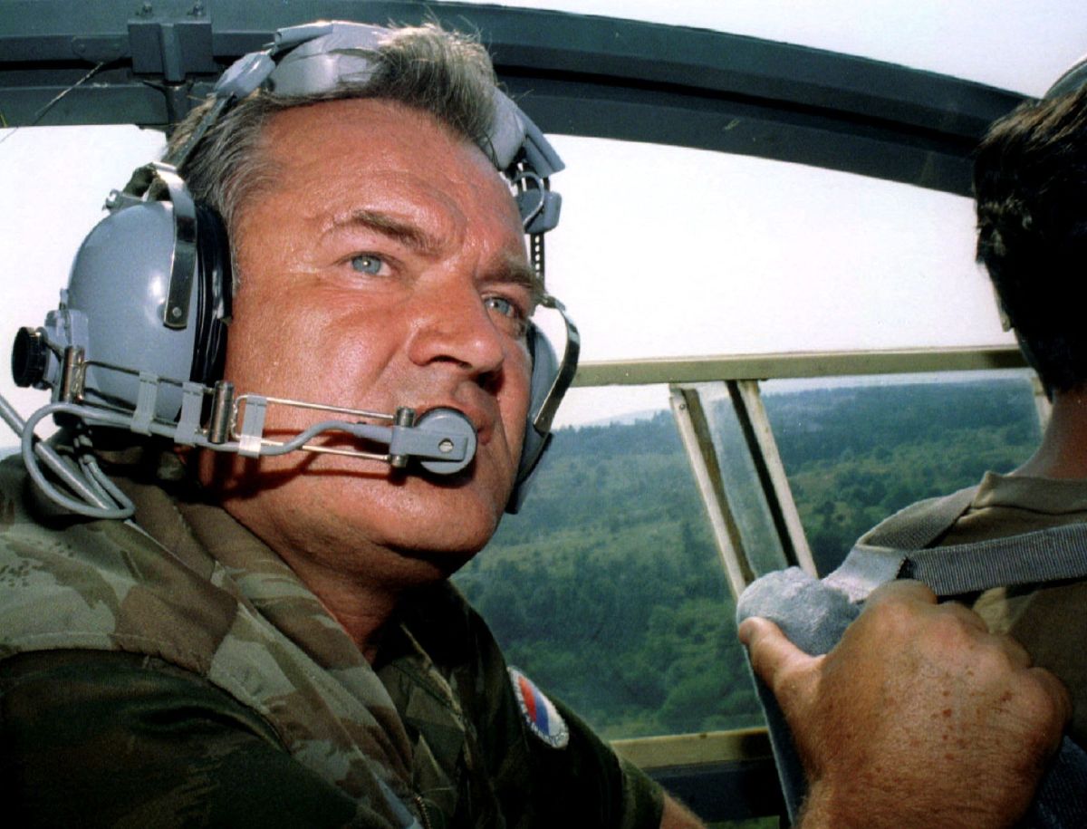 Morre aos 84 anos general sérvio-bósnio condenado por genocídio