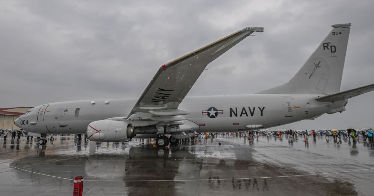 Aeronave da Marinha dos EUA transita pelo Estreito de Taiwan, diz Exército