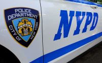 Mulher é baleada pela policia após esfaquear duas pessoas em Nova York