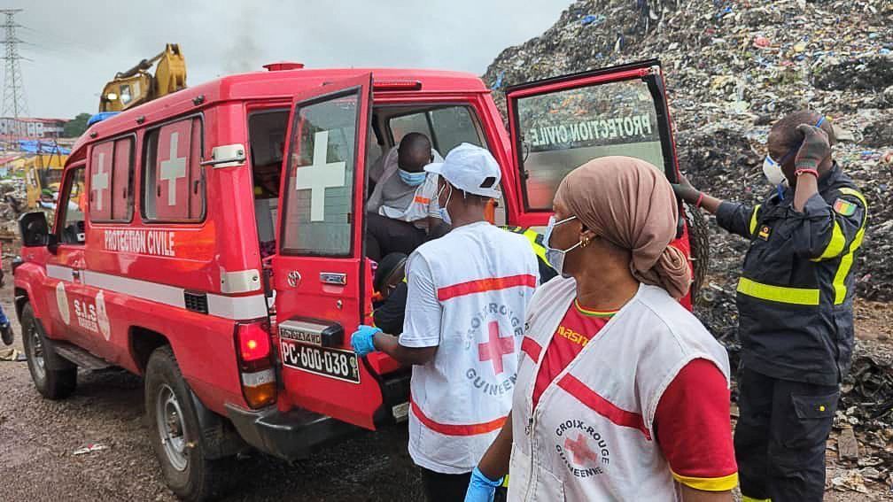 Deslizamento em aterro sanitário na Guiné deixa ao menos 30 mortos