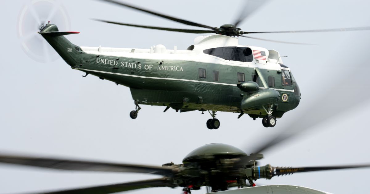 Marine One: Conheça helicóptero de Trump que voou perto de avião da Embraer