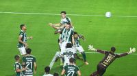 Brasileirão: Coritiba vence Chapecoense e se aproxima do G5