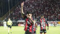 Debaixo de muita chuva, Vitória supera Botafogo por 1 a 0 pelo Brasileirão
