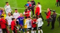 Em lados opostos, ex-jogadores do Atlético-MG discutem em jogo no Chile