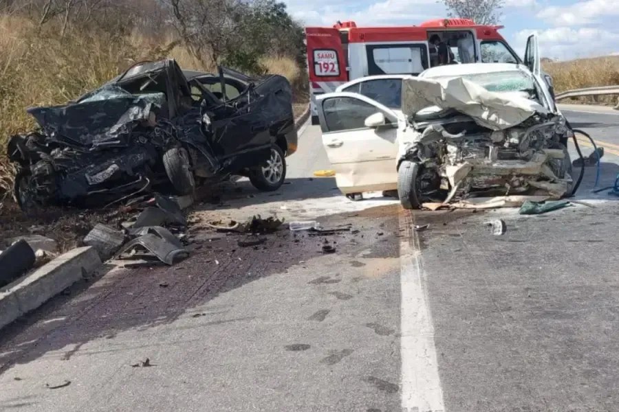Sete Pessoas Morrem E Uma Fica Em Estado Grave Apos Acidente Em Mg