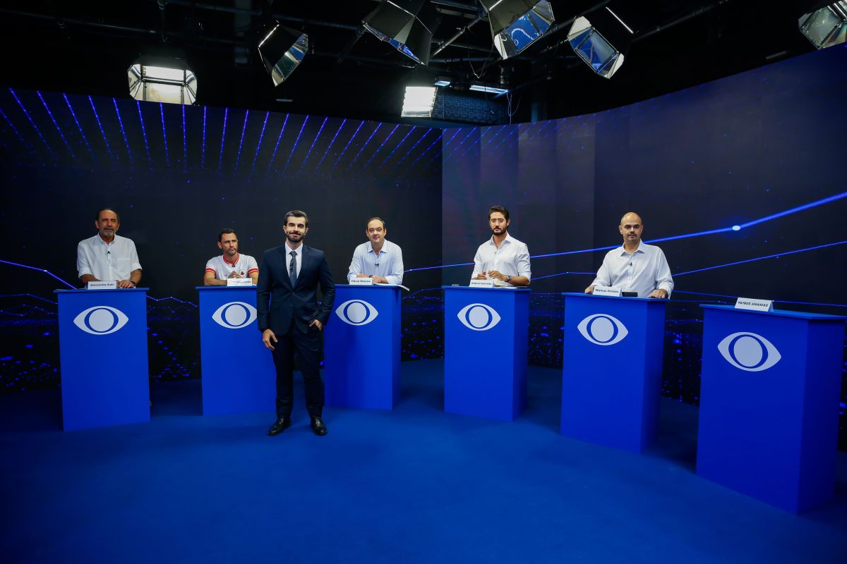 Impostos e corrupção são temas do segundo bloco do debate em Minas