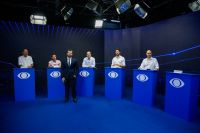 Impostos e corrupção são temas do segundo bloco do debate em Minas