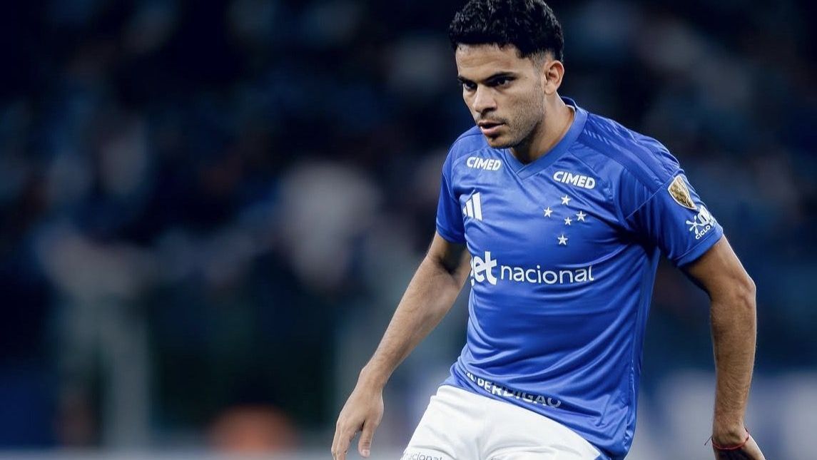 Arthur Cabral é o primeiro jogador do Brasileirão expulso pela Lei Vini Jr.