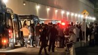Organizada do Botafogo faz cobranças no aeroporto e pede a saída do técnico