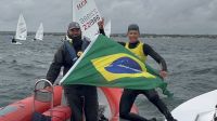 Filho de bicampeão olímpico conquista título mundial Sub-19 na Vela