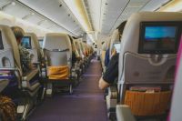 Veja lista de hábitos e comportamentos que mais irritam passageiros em aviões, segundo pesquisa