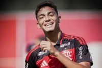 Flamengo: Josmar treina com profissionais e vira opção no ataque
