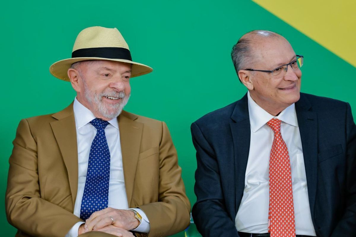 Tarcísio organiza agendas com Flávio em SP para largada do 2º turno