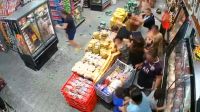 Mulher é morta esfaqueada por companheiro dentro de mercado em São Paulo