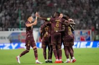 Filipe Luís estreia com vitória na Conference League