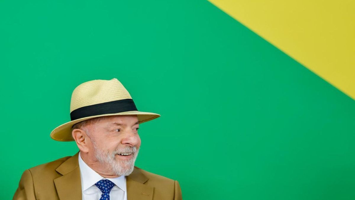Se vocês tivessem em dúvida entre mim e um gênio, mas não é isso, diz Lula