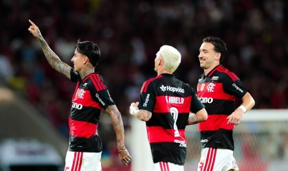 Imagem de destaque do post: Flamengo vence o Vitória e vê distância para o líder Palmeiras diminuir