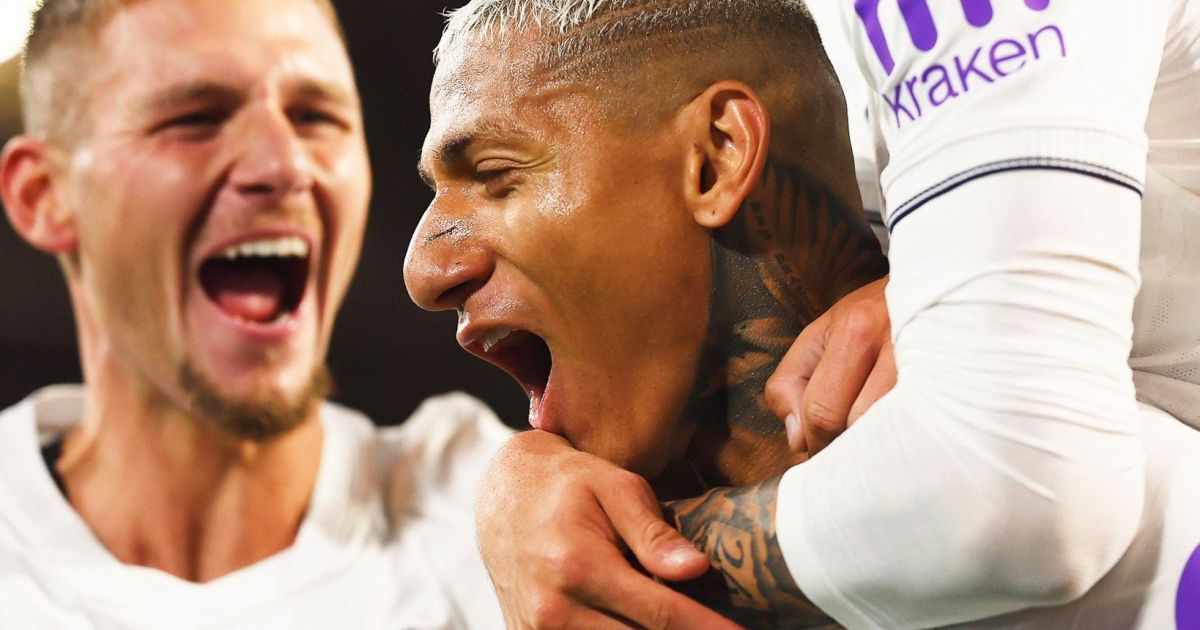 Estêvão marca, mas Richarlison decide no fim e garante vitória do Tottenham