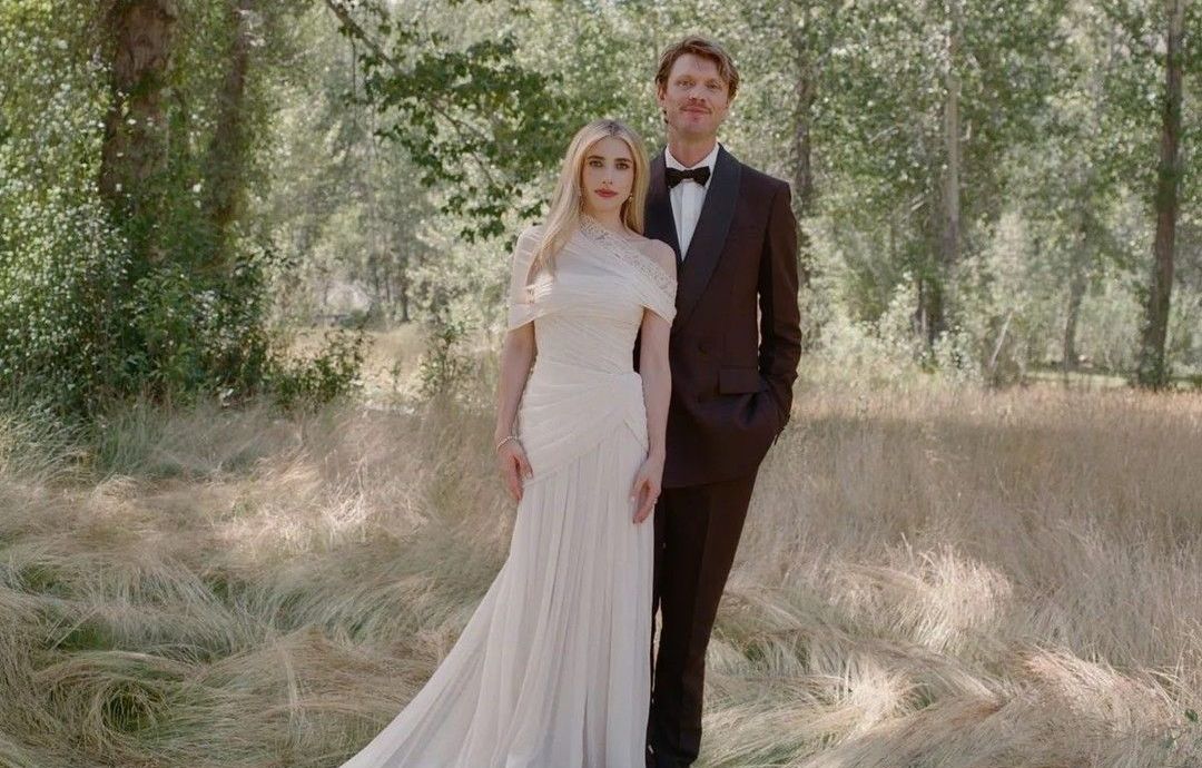 Emma Roberts e Cody John se casam em Idaho em 25 de julho