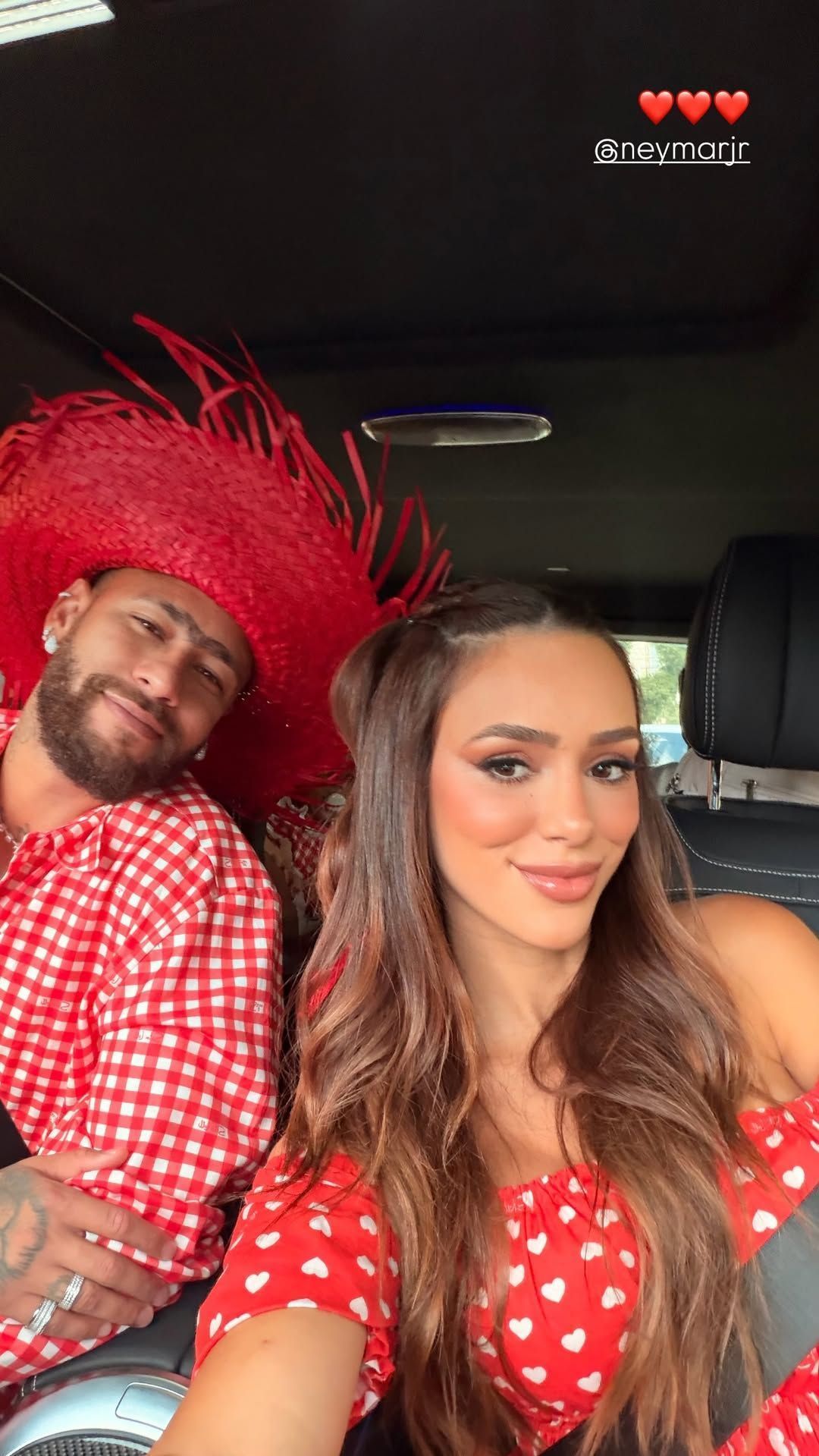 Bruna Biancardi e Neymar Jr. prontos para arraiá fora de época • Instagram/Bruna Biancardi
