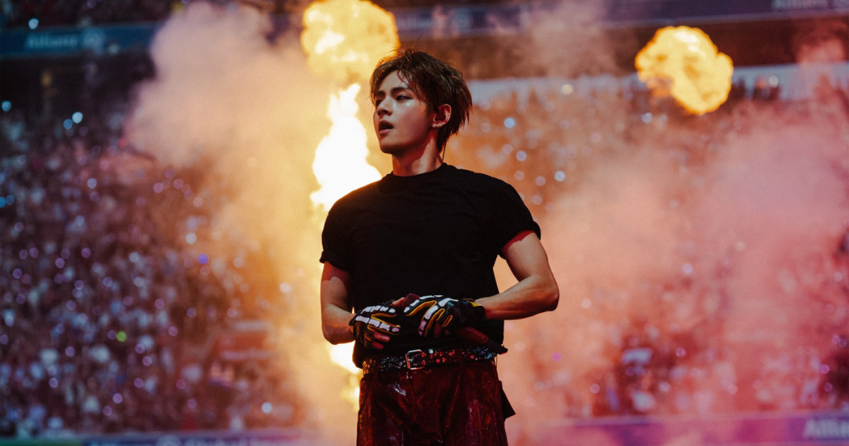 Membro do BTS revela perda auditiva de 70% em meio à turnê mundial
