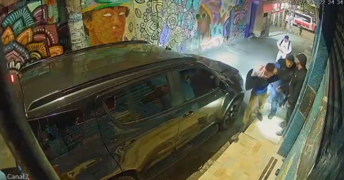 Vídeo: homem é agredido e colocado no porta-malas de falsa viatura em SP