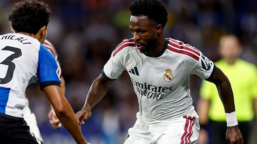 José Mourinho elogia Vinicius Jr., mas cobra atuação de “altíssimo nível”