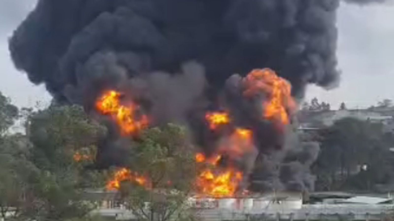 Incêndio atinge indústria em SP