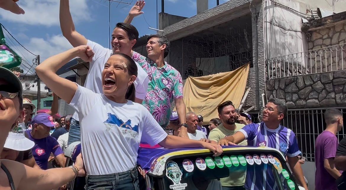 Governadora de Pernambuco, Raquel Lyra (PSD), em ato neste sábado (22)