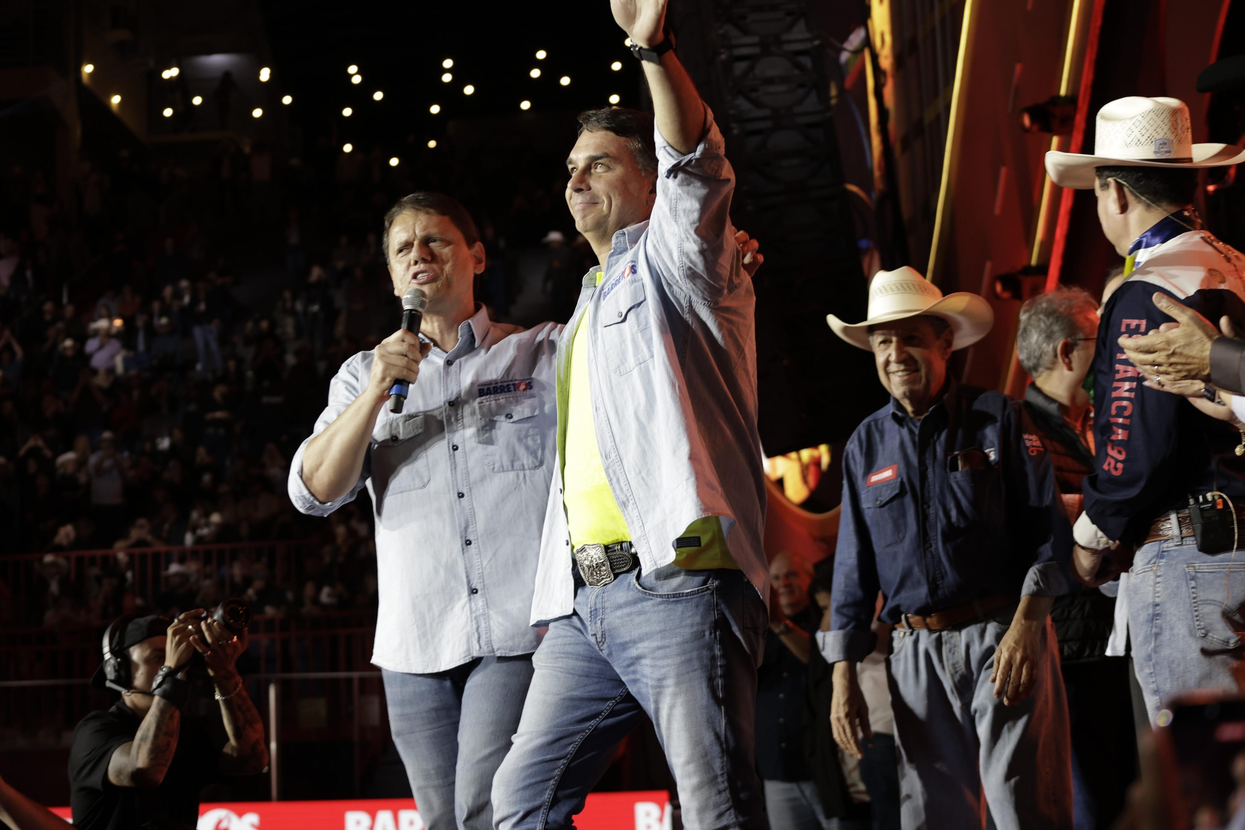 Tarcísio e Flávio