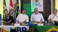 Flávio promete manter Bolsa Família, cita trem e confirma apoio a JHC em AL