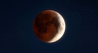 Eclipse lunar no Brasil: veja o melhor horário para observar a Lua nesta quinta