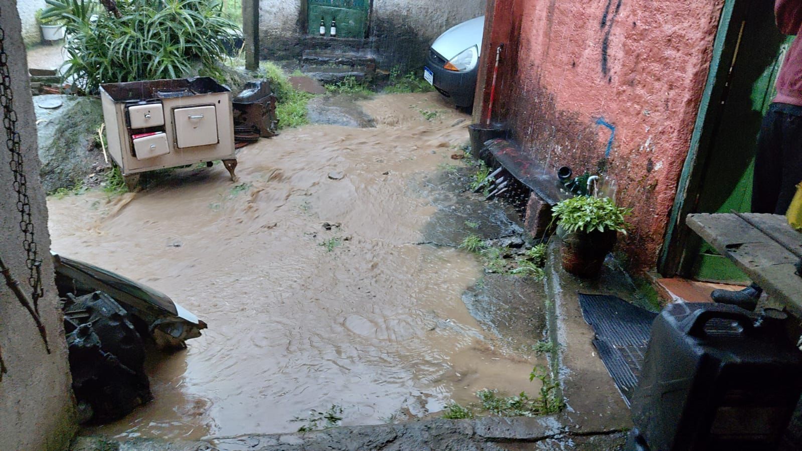 Diversas partes do estado estão em alerta. • Defesa Civil do Rio Grande do Sul