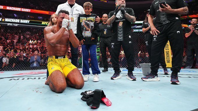 Imagem de destaque do post: Lutador brasileiro Edson Barboza é nocauteado no UFC e se aposenta