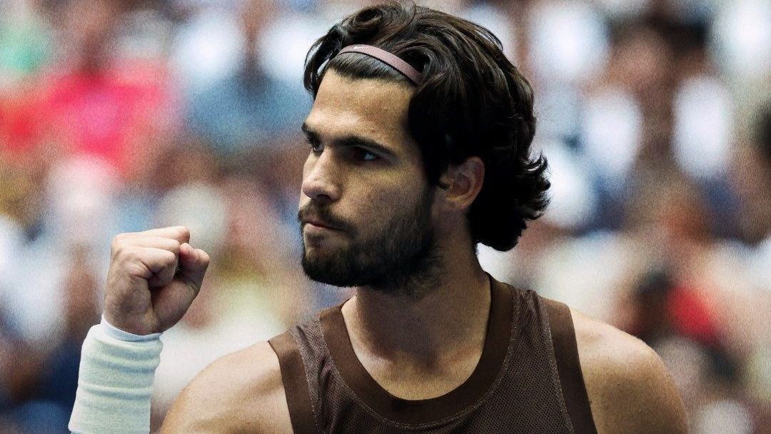 Carlos Alcaraz em quadra durante US Open