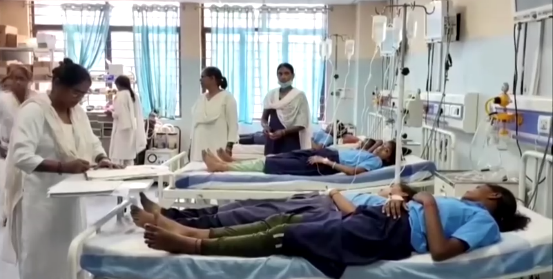 alunos-contaminação-escolar-india.jpeg