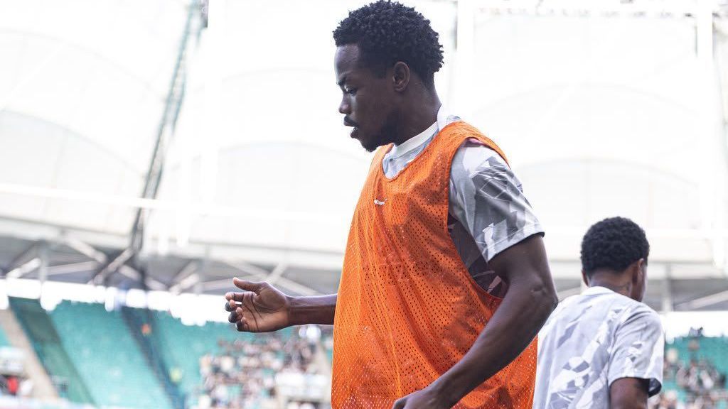 Destaque do Vasco sente dores no aquecimento e desfalca time contra Bahia