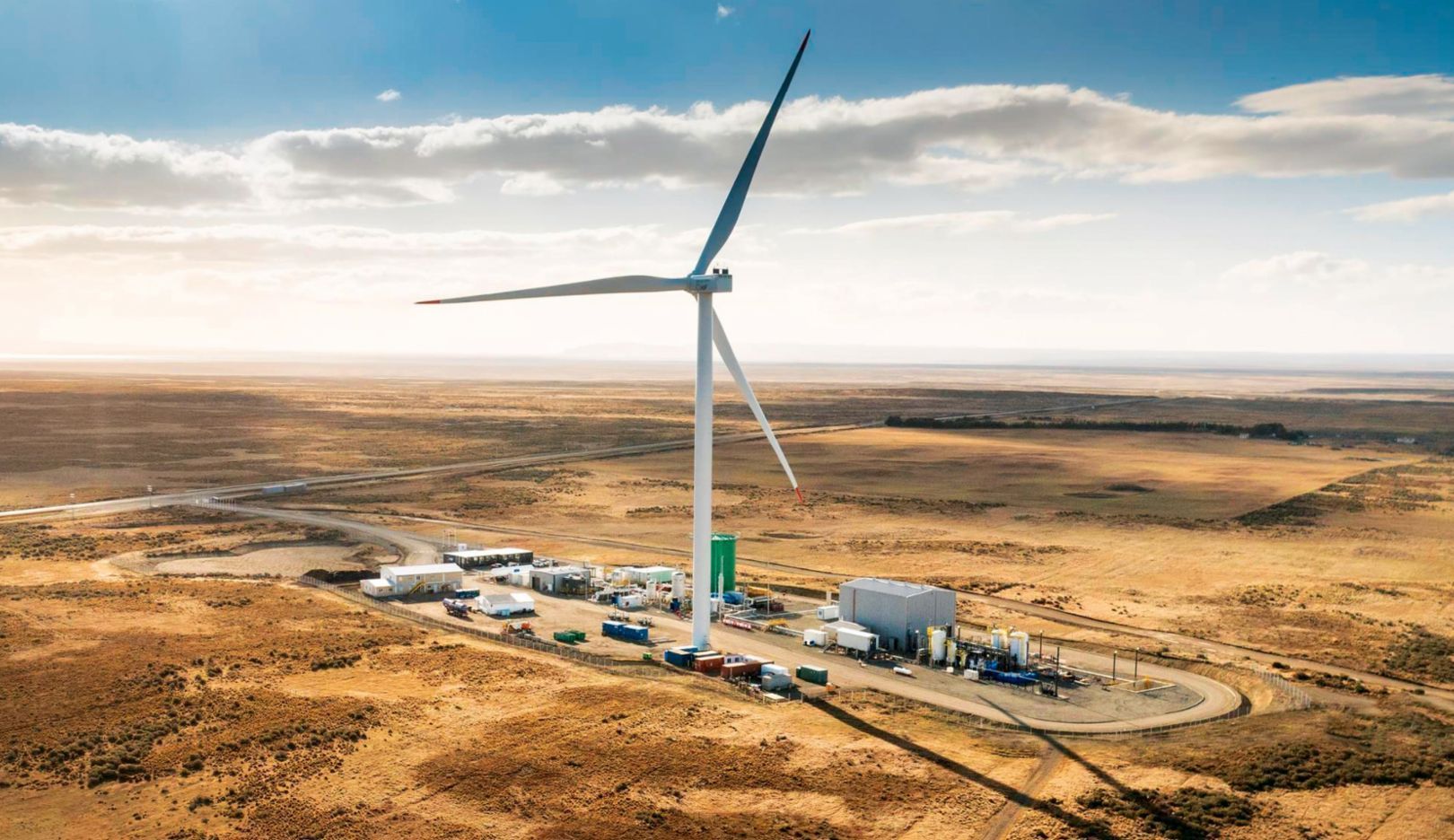 Combustível sintético eFuel é fabricado no Chile e visa neutralizar pegada de carbono de carros a combustão já em circulação • Divulgação / Porsche