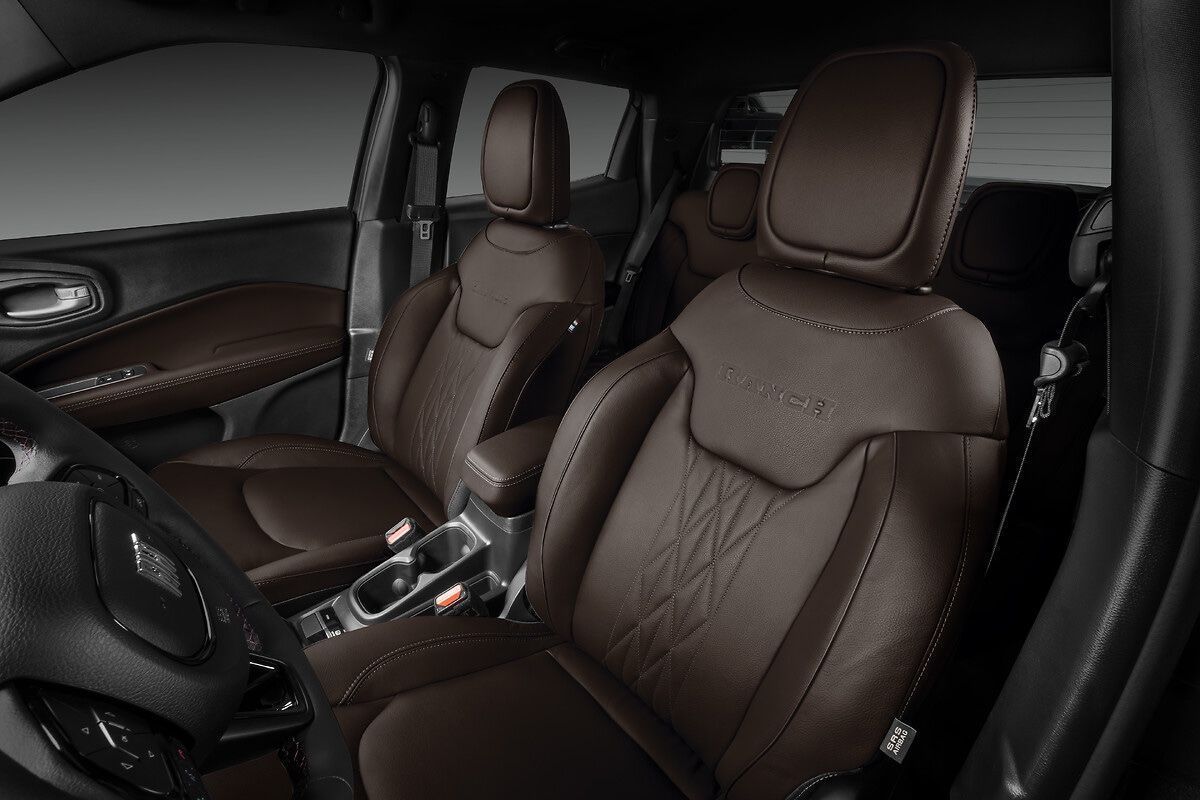 Interior da Fiat Toro Ranch 2027 • Divulgação