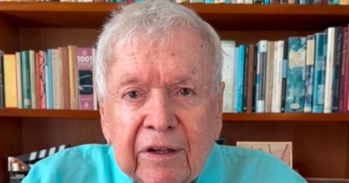 Boni rebate ofensa após ser chamado de gagá: “Nada de grosseria”