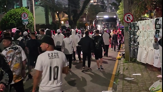 Jogo entre Coritiba e Corinthians termina em briga entre torcidas; veja