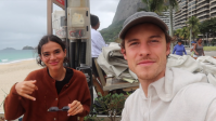 Bruna Marquezine e Shawn Mendes surgem dançando em vlog da irmã do cantor