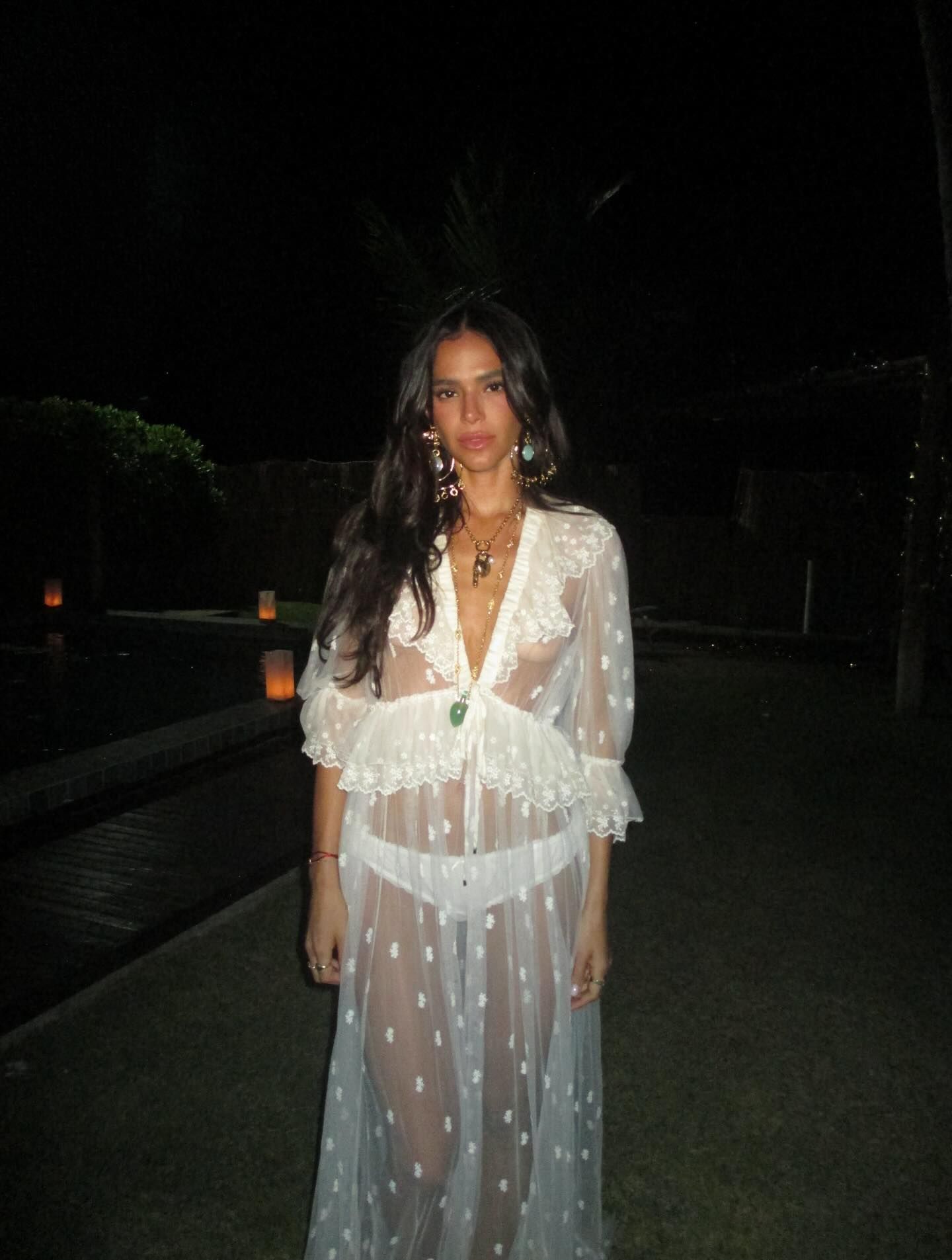 Bruna Marquezine com transparência para celebrar a chegada de 2026 • Instagram/Bruna Marquezine