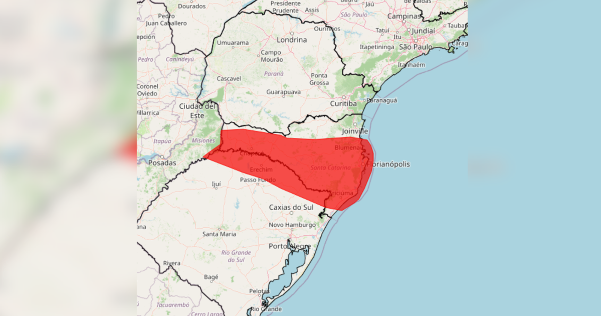Nuvens escuras e tempestade se aproximando da região Sul do Brasil