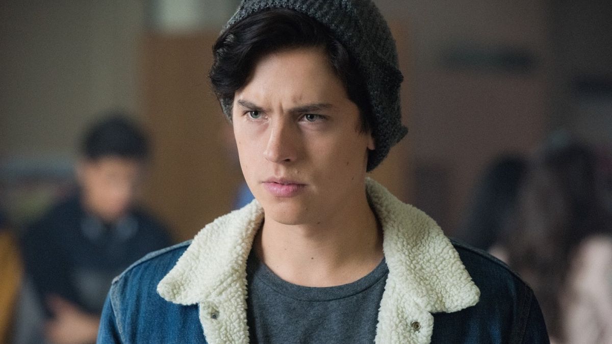 Cole Sprouse como Jughead Jones em "Riverdale" • Reprodução/Netflix