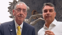 Flávio Bolsonaro apoia candidatura de Eduardo Cunha como deputado por MG