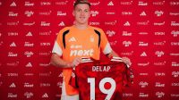 Nottingham Forest contrata Liam Delap, que deixa Chelsea por valor recorde