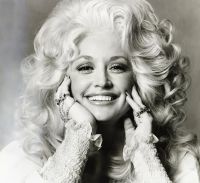 Famosos se despedem de Dolly Parton: "Mundo menos brilhante"